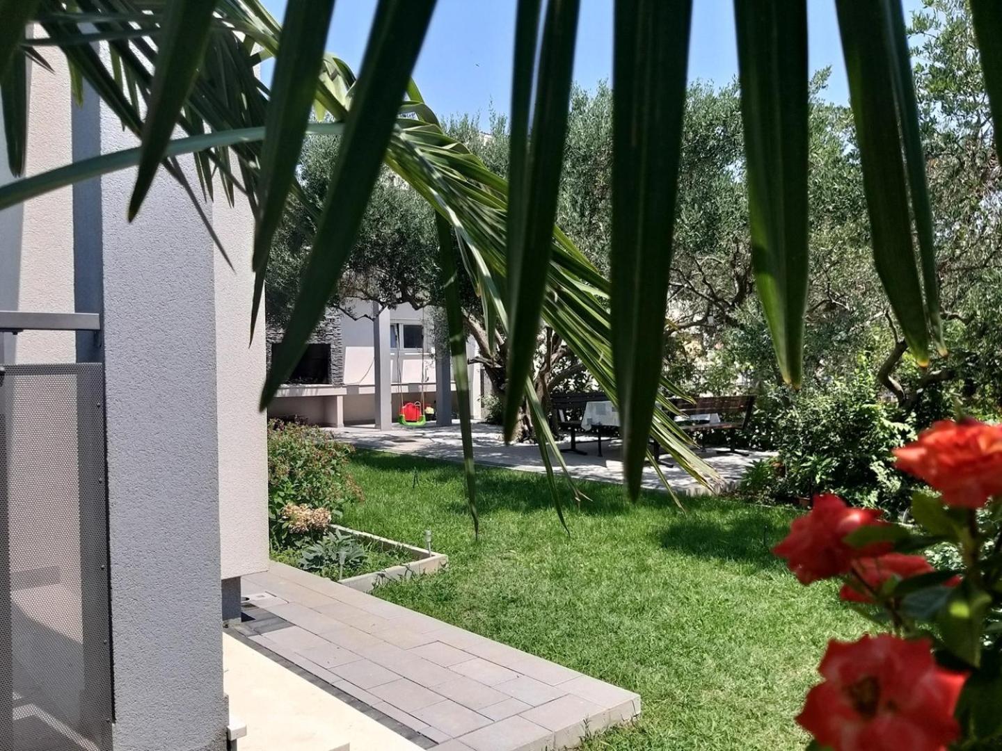Enelani Apartments Kastela Exterior photo